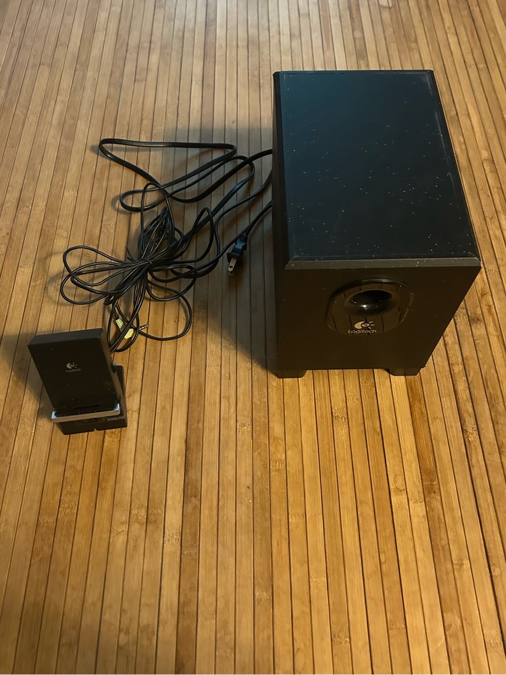 Logitech Black Y2K/Early 2000s Era Speaker & iPod Holder X-240 - UNT